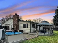 ᨒFIREHAUSᨒHotTubᨒCinemaᨒBBQᨒBadmintonᨒGames