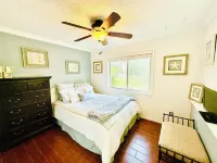 Peaceful Lakeside Cabin Minutes from a Swimming Beach and Boat Rental Marina