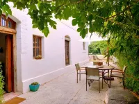 Charming rural house with swimming pool 3 km from the city of Granada. parking Hotel in zona Aeroporto di Granada