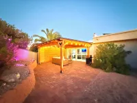 Private Villa & Enclosed Hot Tub Room • Boat & RV Parking • Near Lake & Bridge Hotel a 