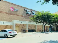 Family Friendly Home Convenient to everything!