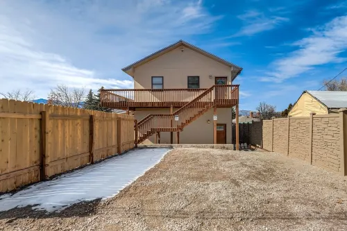 Urban Float - Private Heated Pool & HotTub & Firepit
