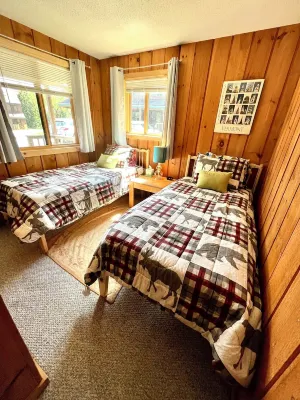 Ski-In condo at Mount Snow with Fireplace, Bears Crossing