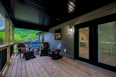 Red River Gorge, High Speed Wi-Fi, KY Dragway, Hollerwood Stay