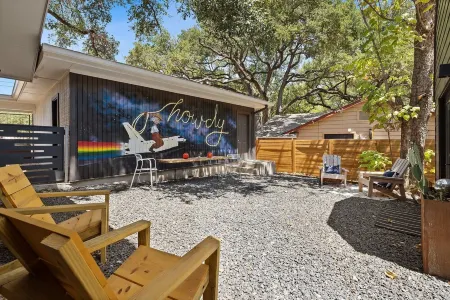 Space Cowboy: Modern Tiny House in East Austin