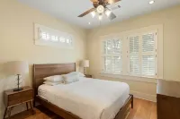 Hyde Park Historic District - Close To Everything Austin Has To Offer!