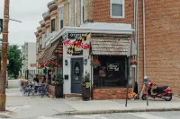 Modern Retro Hun Suite- Hampden 1 Br/1 Bth-On The Avenue - Near JHU/ Downtown