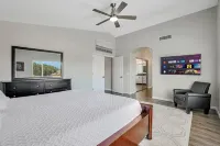 Gorgeous SURPRISE GEM 2 Miles to Baseball Stadium