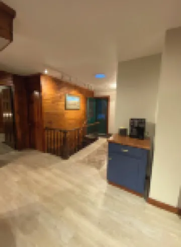 Cozy, country-feel, private, close to everything, for family & friends to gather