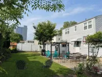 Beautiful place minutes away to New York City . Hotels in Teaneck
