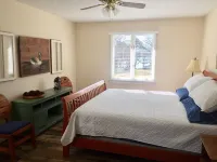 LOCATION! Lakefront House with Dock near Hartwell Marina/Downtown Kayaks/Firepit