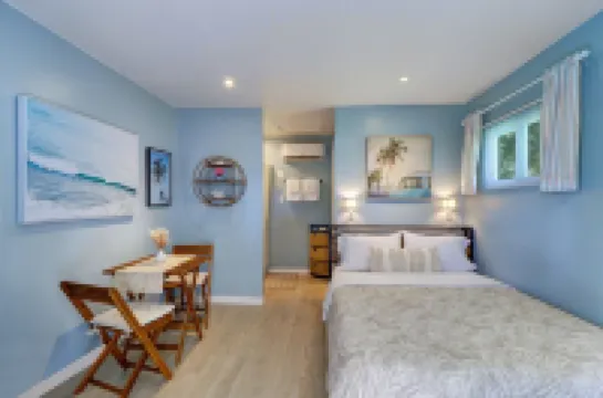 Private Surf Shack Less Than 5 Minutes to Indian Rocks BeachBikes Included!