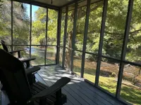 Cozy Cabin on the Toccoa River - Fireplace, Screened Porch, Fishing, & S’Mores