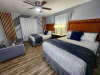 2-Connected Villas Luxury Vacation Villa 5,250sqft with FREE Heated pool Hotels in East of the Strip