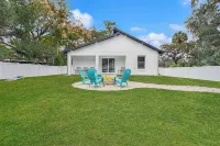 Santos Place -New Built Home -4Mins To Trailhead- Centrally Located!