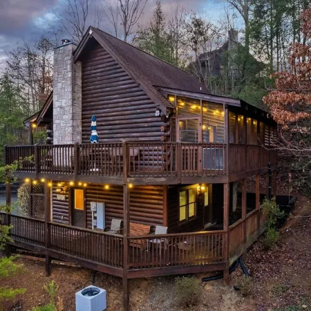 Cozy Cabin in the Hills. Hot Tub, Views, Pool Table, Pet Friendly and Much More