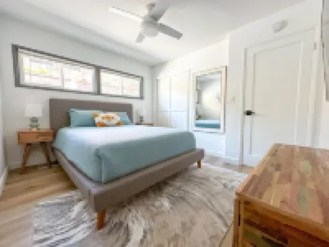 Mid-Century Modern Oasis in La Jolla Shores: Steps to Beach, Fun for Families!