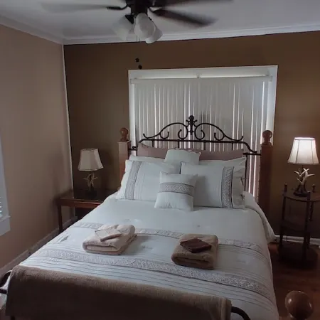 Home away from Home. Pet friendly.
