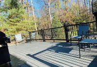 Travelers Rest Treasure - Pets Welcome    Sleeps 8 - 3 Bedroom 2 Bath Hotel a Travelers Rest