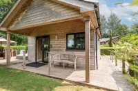 Meadow View lodge - Sleeps 4/5 with private hot tub