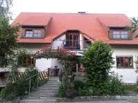 Bright apartment "In the Green" for 6-8 people near Lake Constance