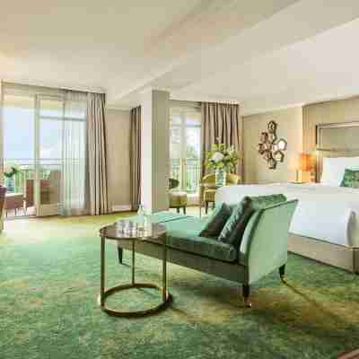 Falkenstein Grand, Autograph Collection Rooms