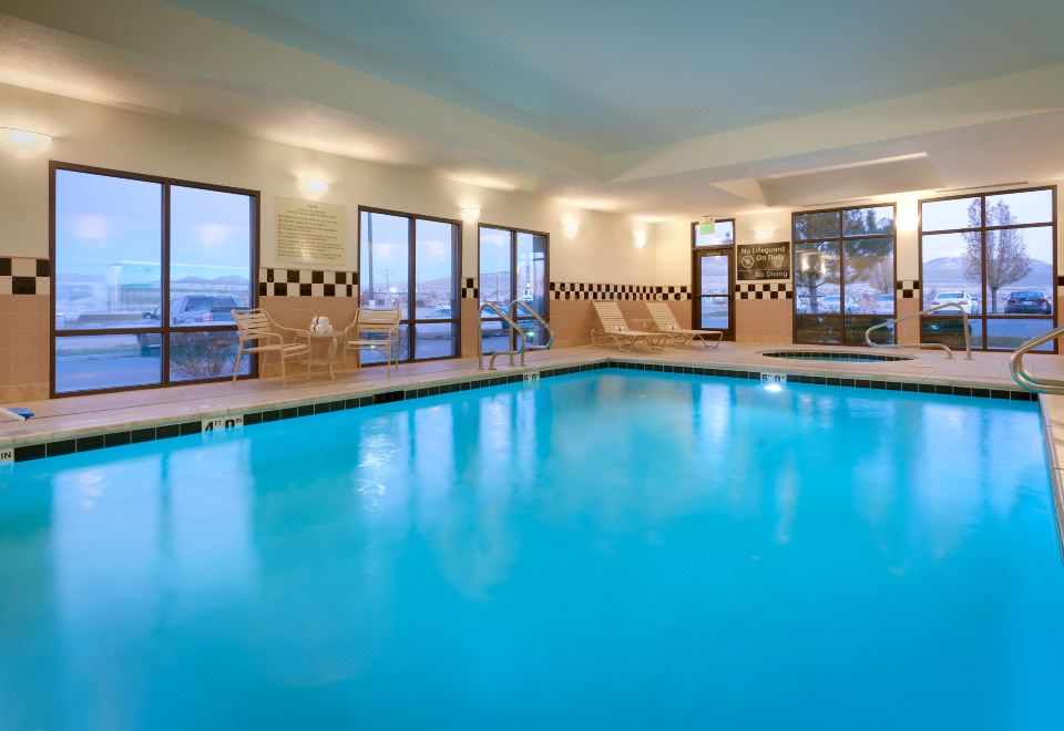 3. 햄프턴 인 트레..