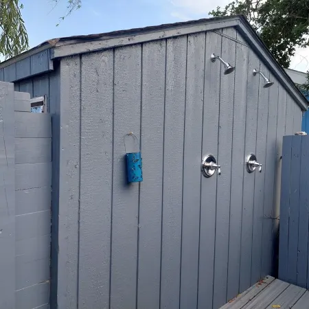 Newly renovated studio bungalow six minutes walking distance from the DE Bay