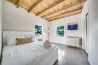 2 BD Delray Beach Cottage walk to Atlantic Ave & the beach