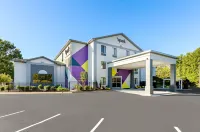 Spark by Hilton Winston-Salem University - parking