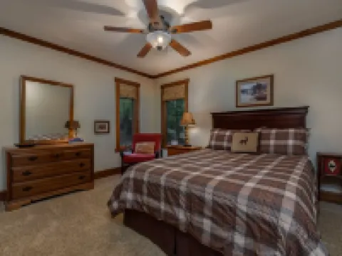Great Resort Home to Bring Families Together - 6 Bedrooms /5 Baths 雷克路爾酒店