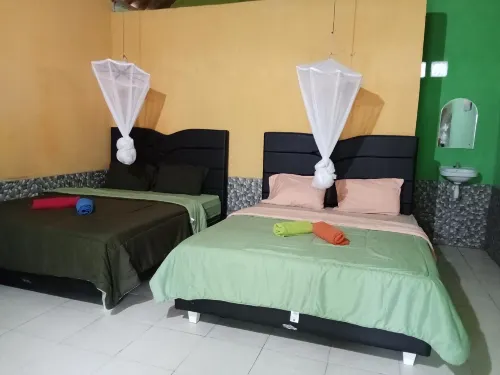 Pelangi Homestay Bungalow Gili Gede Hotels in Gili Asahan