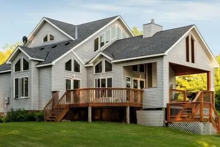 150+ ft Of Lakeshore / Private Beach / 4 Acres