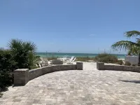 BEACHFRONT HOUSE DIRECTLY ON SOFT SUGAR WHITE SANDS