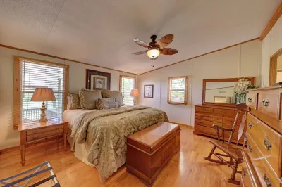 River Hollow Retreat