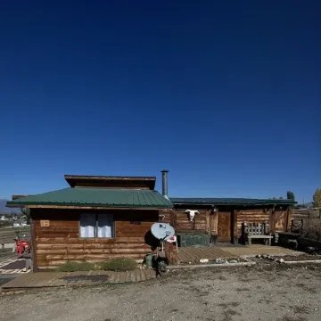 Wilderness Spirit Cabins 'Bear Cave' cabin-family friendly/sportsman paradise