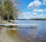 Log cabin, King bed!!! Private beach!!