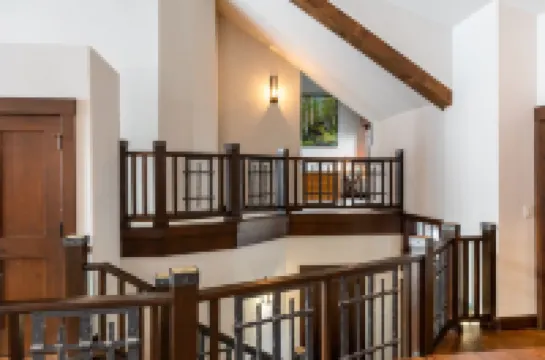 Luxurious Ski-in Ski-out Home in Arrowhead community