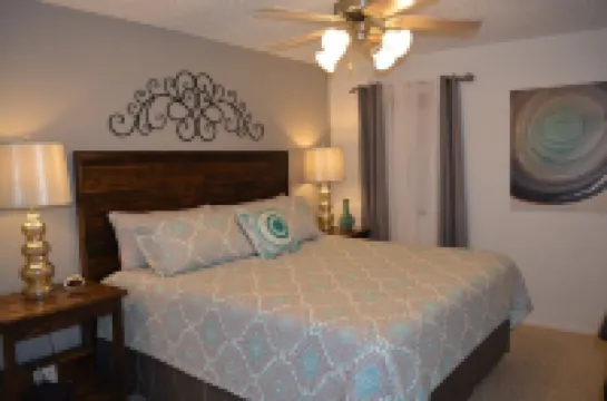 Lake Travis Retreat - Water View