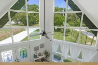 Coastal family gaming retreat with pool table, hot tub, arcades - pet welcome
