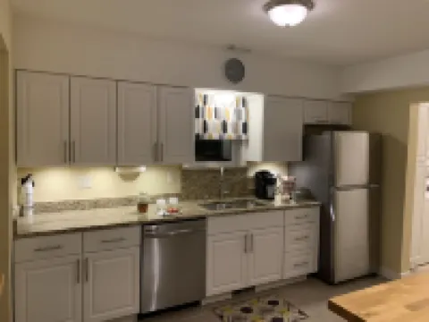 Cottage11: 2 Bedroom-3 Beds. Laundry, Sleeps 6.  Park Right at Your Entry Door.