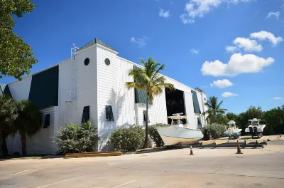 Coral Lagoon 3 Bed/2.5 Bath Pet Friendly Villa Hotels near True Value
