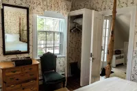 Historic Landmark Colonial In Heart Of Edgartown