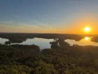 Condo with Awesome Lake view. โรงแรมใน