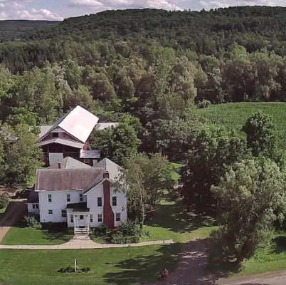 Covered Deck with Tub on 200 acres; 10 min from Ellicottville / Holiday Valley Hotels in Mansfield