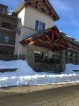 Spacious Condo Getaway, Steps from Ski Slopes, Town and Entertainment Các khách sạn ở 