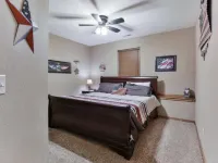Luxury Escape, Private Hot Tub, Zero Entry Pool-Splash Pad +Air Hockey+Foosball - 4つ星