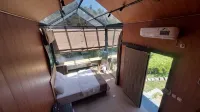 Alazka Cabin Hotels in Cisarua