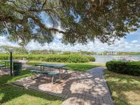 Luxury Waterfront Views / Pool / 1400sf / Minutes to Beach