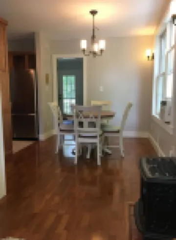 Spacious fully furnished 1-bedroom apartment with WiFi in rural Maine village